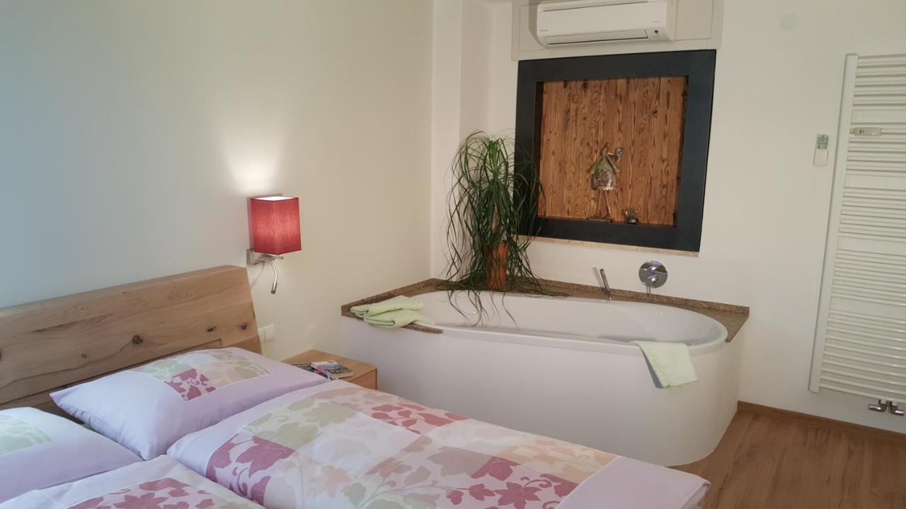 Viadolcevita - Gruene Gaestewohnung Lana Luaran gambar